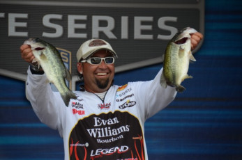 6E093454-1B8E-4E02-80ED-68515BFA2BE6