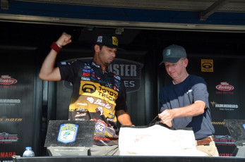 6F5553C4-F350-4201-8E2F-F6AFEA390AA3