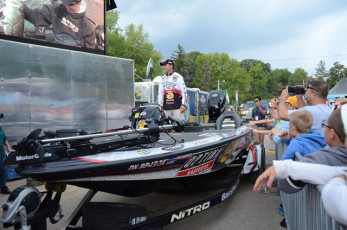 711A04C3-4C53-4720-9F10-D7552E62AE33