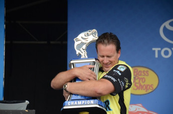 711E29F4-759E-460D-AA19-9B76F5D052AE