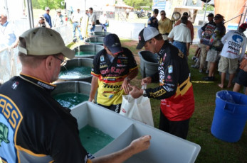 71A8D669-8F1D-4659-8B06-D8E826C2F547