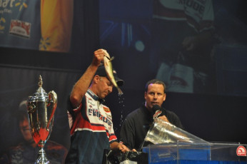 720F4F9C-95BD-4811-B1E0-042AEAFF27A6