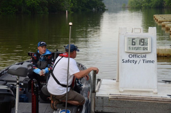 733DA0C2-C12B-4D5B-AFF8-7F3539CA95F7