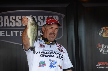 73B8486F-B70C-4E7B-B5DF-E5113985CDC0