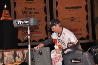 741D46C6-3D63-4157-8F7B-32BB353F6B18