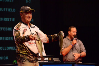 747CB935-F83A-4625-A497-2CCF3BDD76F3