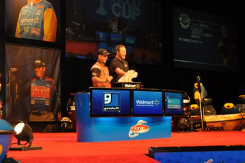 748DC178-0025-4EFE-B10F-C83D56A51F2E