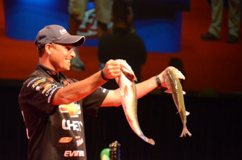 757FDD9C-BCAA-4B15-B719-5B763B8654B6