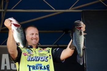 75EB3570-D319-4D33-B6B8-7C1D0B97D853