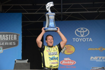 76472A00-C2AE-4218-B269-3DF05358EBDA