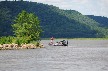 779EE1EB-9138-4CB3-BC73-B12379B51116