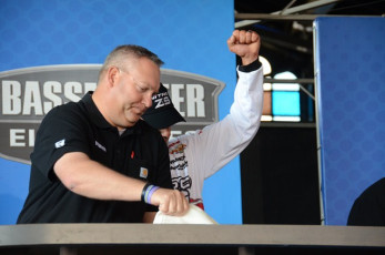 7961ED53-747D-4890-B4AE-B1CD1B725315