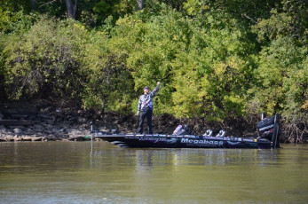 7A55C3C0-5328-4D9F-85A5-AE71BA8B08E2