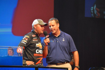 7B5FFDF3-13BC-46DA-91A6-AE5465D705AE