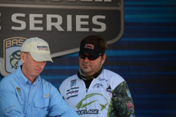 7BF30D72-D584-423F-951C-503CC1248DB2