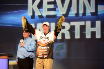 7D9B5244-BBCF-41B8-828D-1E2CFFFE1544