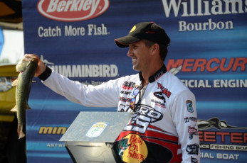 7E40D559-AA34-426B-817E-7F865B5B3EE0