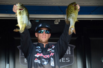 7E8B0764-48C8-40C4-8A20-E5B1D9122F2D