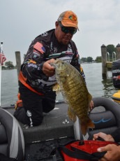 7E9A6156-98E8-4773-943C-A00205A4BABC