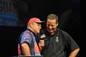 7EF1FC01-BD5D-45EF-8DD3-90C303032791