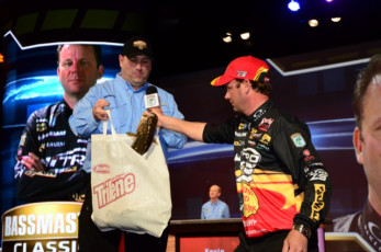 7F4554F2-AC8F-41DC-9D6E-12CF8583BE37