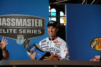 7F867F9F-DA20-435E-9F57-55BC7E26E7F0