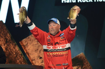 804C9B15-68A5-4A1E-A098-90A596B917D7