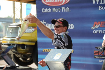 8432912C-E8DE-4C45-9E7F-0388B840CA49