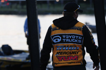 8477F9D9-8507-4F2D-B83A-132E21C29C66