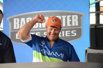 8542BD2E-C357-41B6-AE88-F6B559B8D8B6