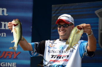 87C74A03-AD57-415A-8902-567049436481