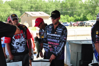 87EC17E0-E7EC-4556-AC3F-5CFFD4F9025F