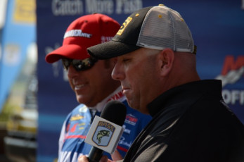 8975B60B-EAEE-4151-863F-14C8E472849A