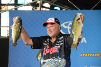 8A40509E-42BC-413F-AF23-B4952579FE00