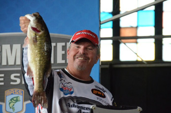 8A75E23D-9037-4F12-868B-4721C3C98FE6