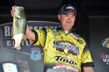 8BAB5787-5A73-4276-A3DA-1E7D79546A44