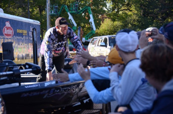 8BF7778B-1EFC-4C24-A184-AE8B04727CC8