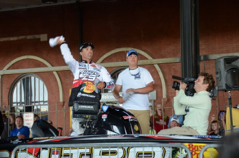 8C47AD34-0F02-4D46-90F6-E21189A4032C