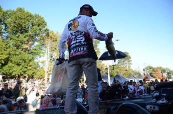 8D7A5EFD-8993-4495-A168-899AECE3F50A