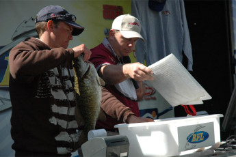 8D845440-2AC5-4DFE-9DD3-A3E35C340284