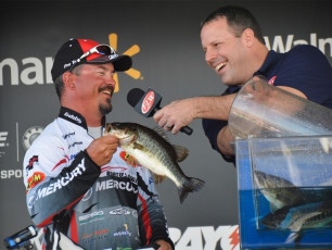 8DD7EA79-B4BA-4B74-9791-600E93916E09