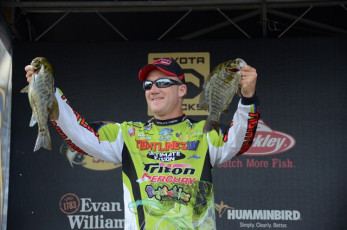 8E1E890D-81E7-4DE1-BDB3-88ECBD9C1EF0