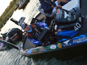 8F97078D-9860-40FD-B79A-2394FC7CF1E0