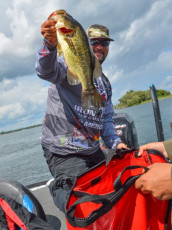 90429493-C5BC-4758-A0B0-F9509CF52C4B