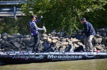 90996FFE-2663-4C05-B28F-3B8711404D75