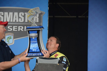 90FC68F2-4408-4FD2-9AD5-1D8686183922