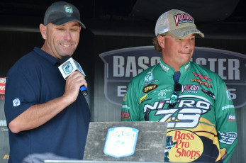 915C11A8-F3D1-481A-81BB-EB13E71DD5CB