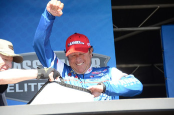 930A133C-F19D-4783-B82C-5BEF07E6D86B