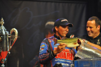 93FB18D5-94A5-4F6C-BADF-B9524C18941F