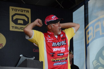 946F8F12-913A-485F-9BAC-8C10AF393623